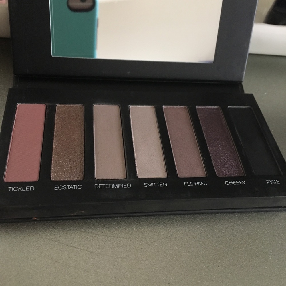 Younique! Shadow Palette